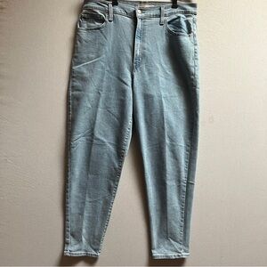Levi’s High Waisted Mom Light Blue Denim Jeans Sz 34